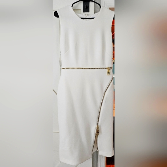 πWhite Calvin Klein Sleeveless Knee Length Dress with Gold Zipper Accentsπ - Picture 3 of 10